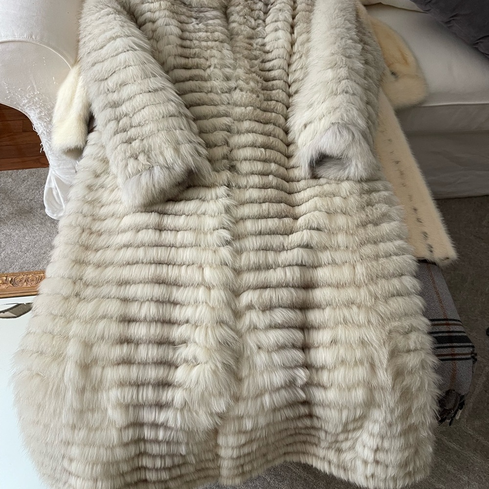Saga Fox Fur Coat long - Picture 12 of 12